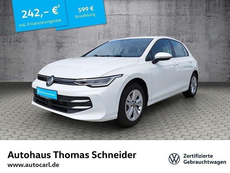 Weiß Gebraucht 2024 VW Golf VIII Life Limousine | 23.780 € (Guter Preis) - Bild 1/4