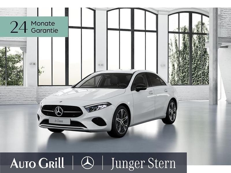 Unilack polarweiss Gebraucht 2025 Mercedes A180 Night Limousine | 32.900 € (Fairer Preis) - Bild 1/4