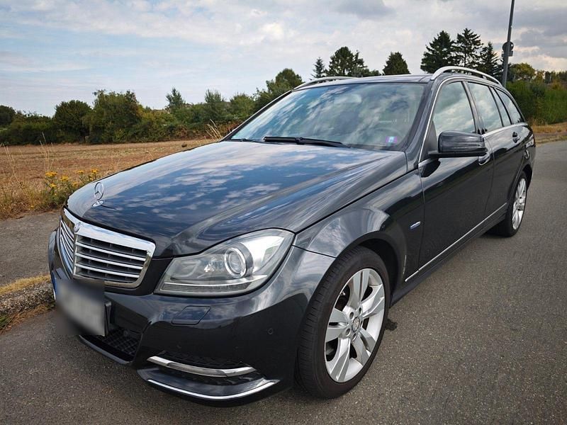 Schwarz Gebraucht 2011 Mercedes C300 Kombi | 13.200 € (Etwas zu teuer) - Bild 1/4