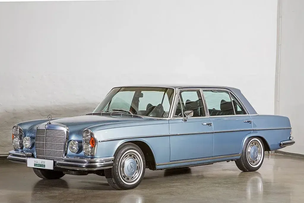 Gebraucht Mercedes 300 Classic 250 PS (183 kW) 1970 Db 906 graublaumetallic Limousine