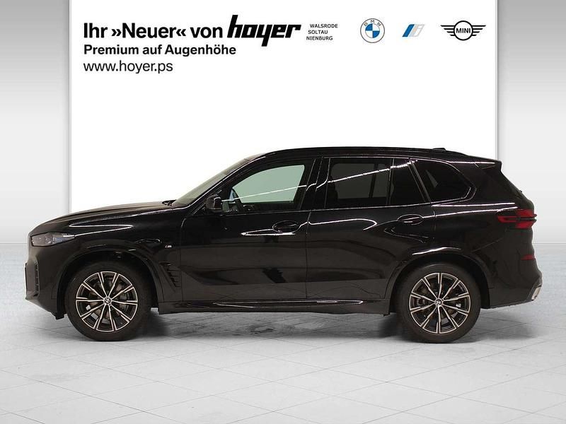 Neu BMW X5 M Sport 298 PS (219 kW) 2025 Saphirschwarz metallic SUV