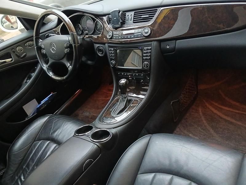 Gebraucht Mercedes CLS500 306 PS (225 kW) 2006 Weiß Coupé