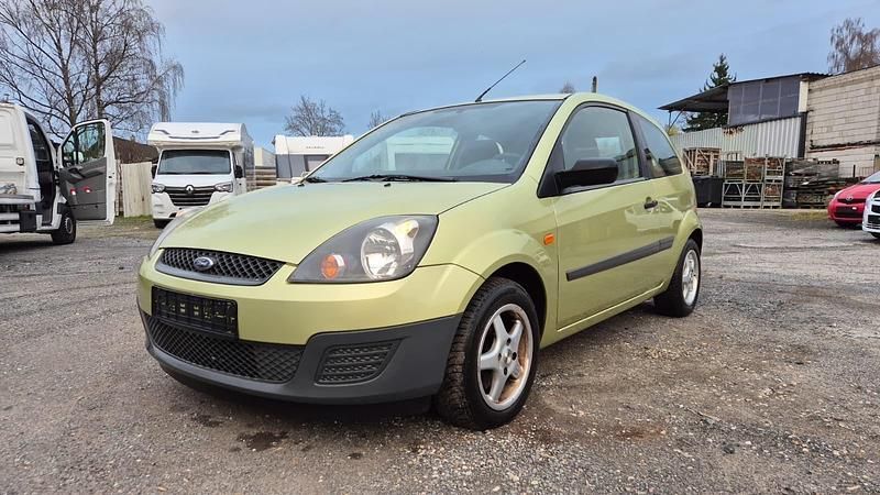 Gebraucht Ford Fiesta Ambiente 70 PS (51 kW) 2007 Grün Kleinwagen