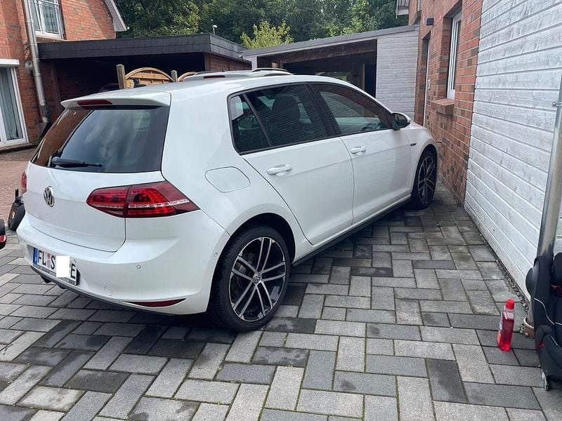 Gebraucht VW Golf VII GTE 204 PS (150 kW) 2015 Weiß Limousine