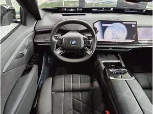Neu BMW i7 334 kW (455 PS) 2026 Schwarz (saphirschwarz metallic) Limousine