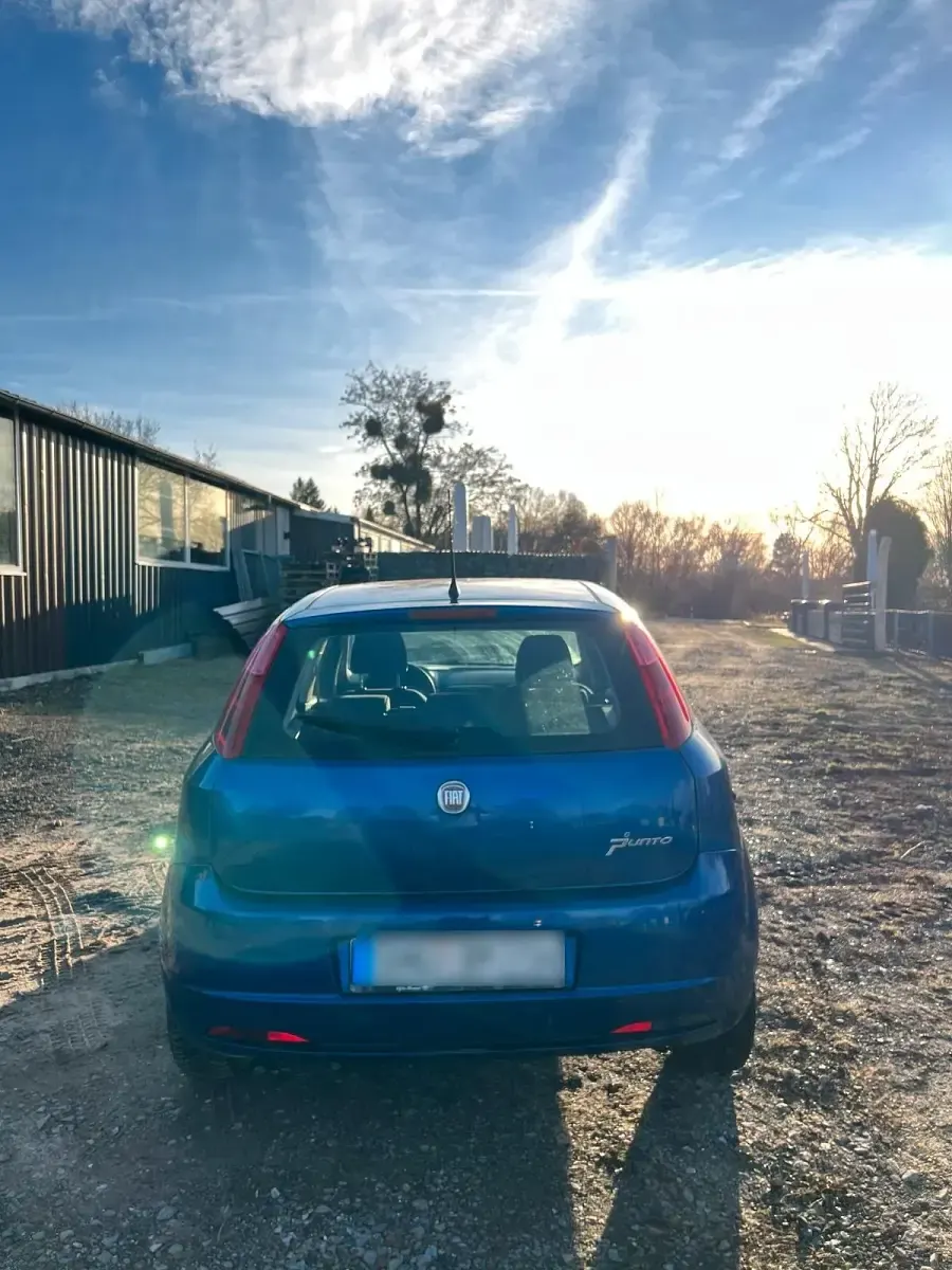 Gebraucht Fiat Punto 77 PS (56 kW) 2008 Blau Kleinwagen
