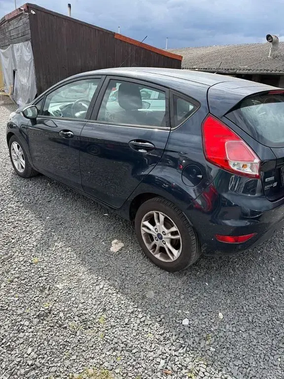Gebraucht Ford Fiesta Celebration 101 PS (74 kW) 2016 Blau Kleinwagen