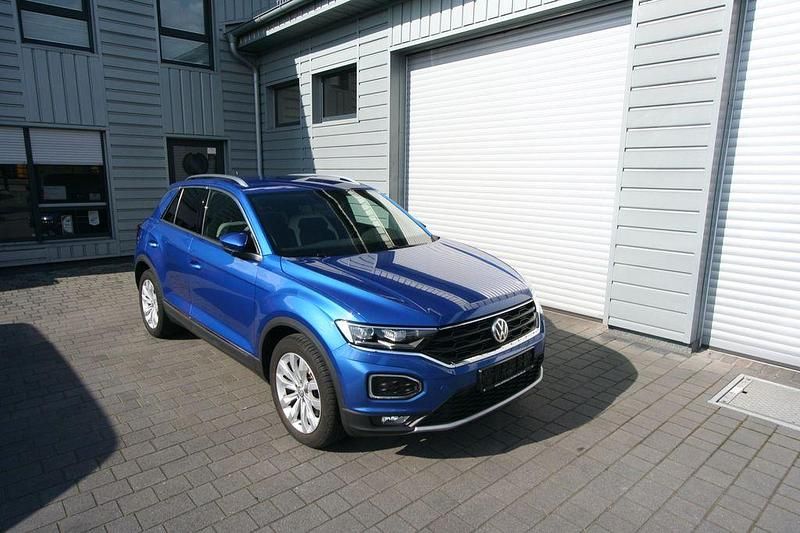 Ravennablau Gebraucht 2018 VW T-Roc Sportline SUV | 21.490 € (Guter Preis) - Bild 1/4