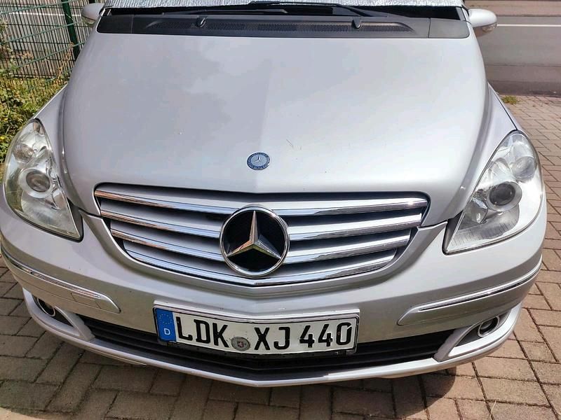 Silber Gebraucht 2006 Mercedes B200 Van / Kleinbus | 2.500 € (Fairer Preis) - Bild 1/4