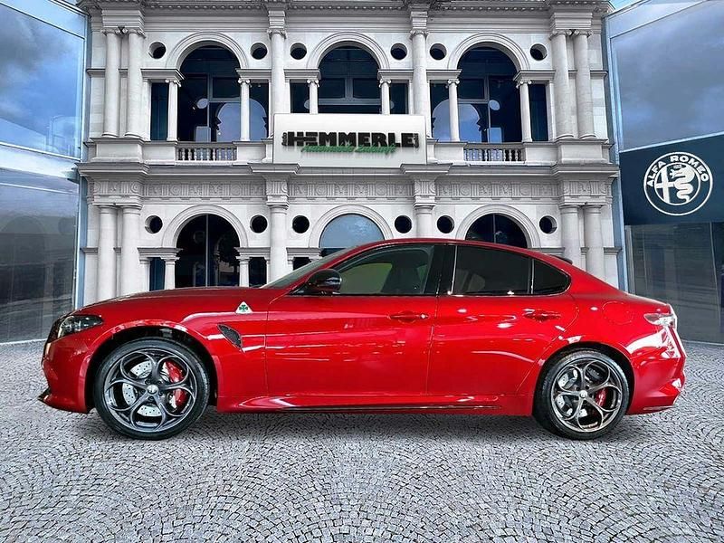 Neu Alfa Romeo Giulia Quadrifoglio 519 PS (381 kW) 2025 Grün Limousine