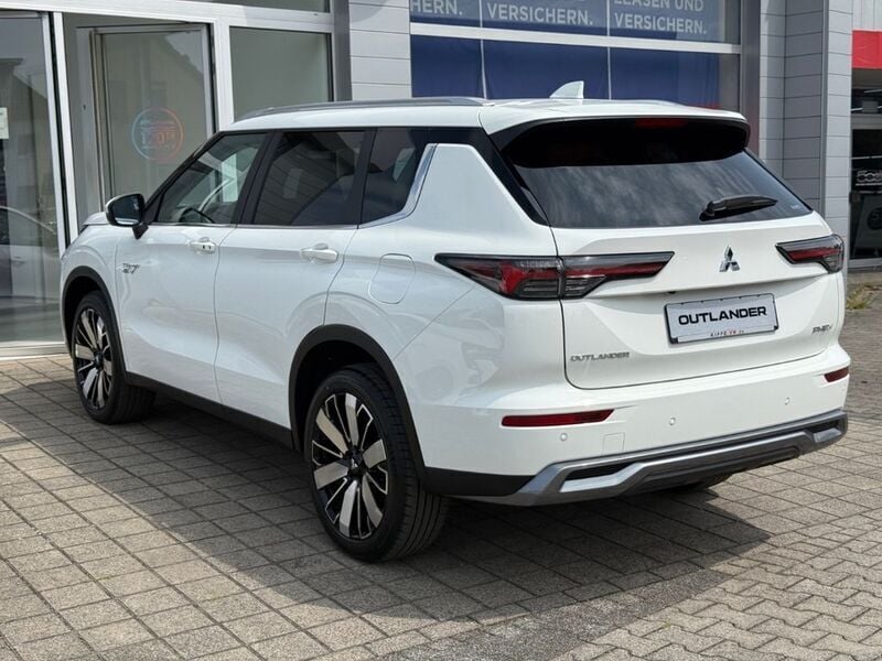 Neu Mitsubishi Outlander P-HEV Top 306 PS (225 kW) 2025 Weiß SUV