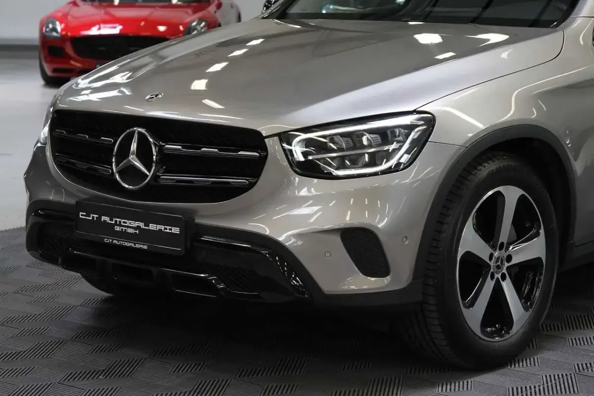 Gebraucht Mercedes GLC300 245 PS (180 kW) 2019 Mojavesilber SUV