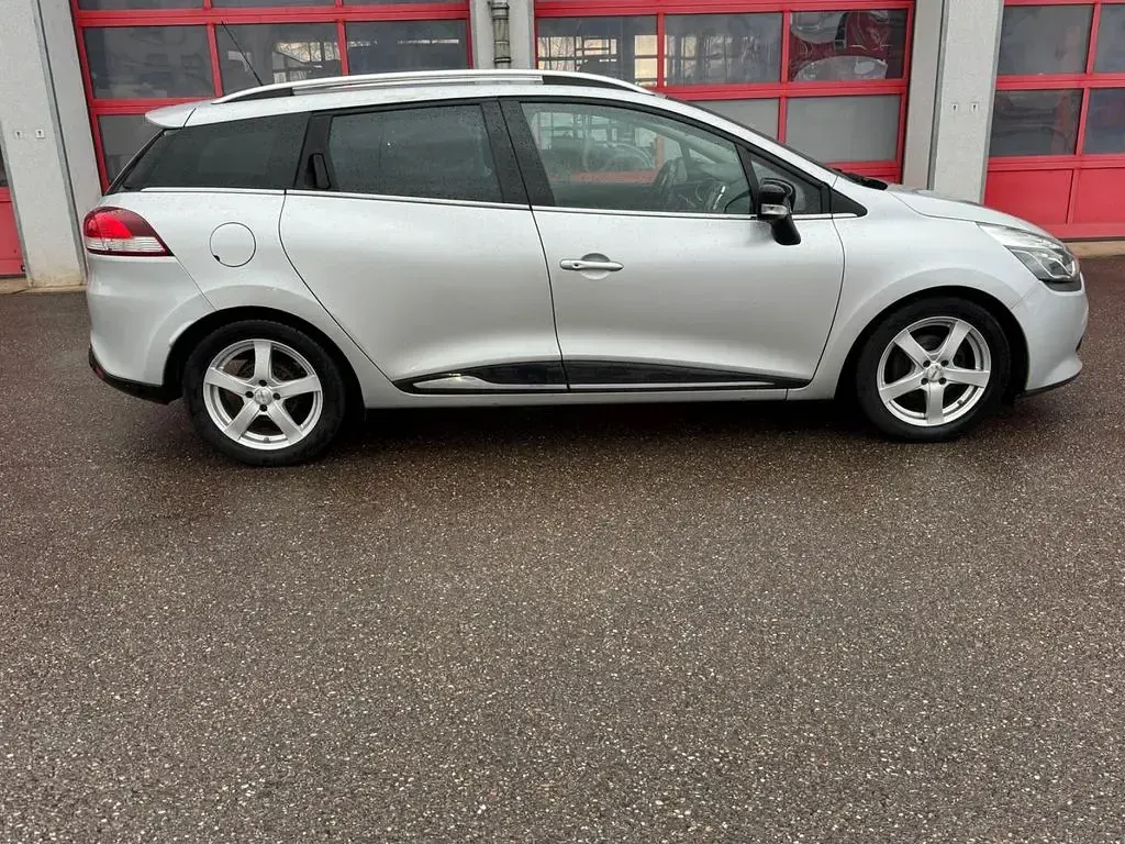 Gebraucht Renault Clio Luxe 90 PS (66 kW) 2014 Silber Limousine