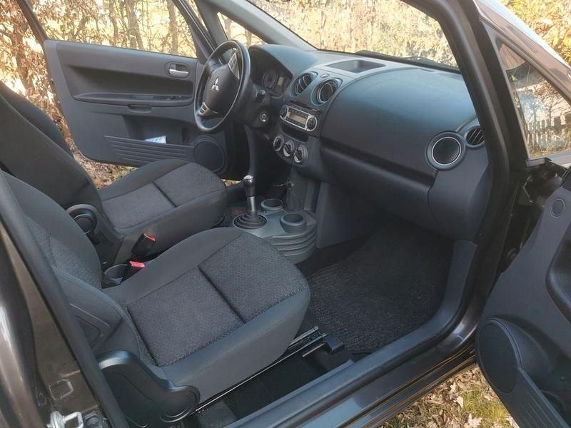 Gebraucht Mitsubishi Colt 95 PS (69 kW) 2011 Braun Kleinwagen