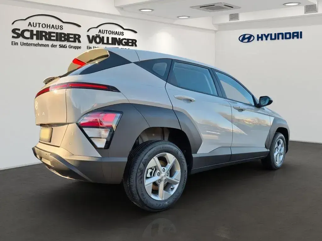 Neu Hyundai Kona Select 116 PS (85 kW) 2026 Cyber grey SUV