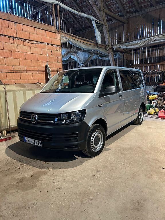 Grau Gebraucht 2017 VW T6 Van | 19.999 € (Guter Preis) - Bild 1/4
