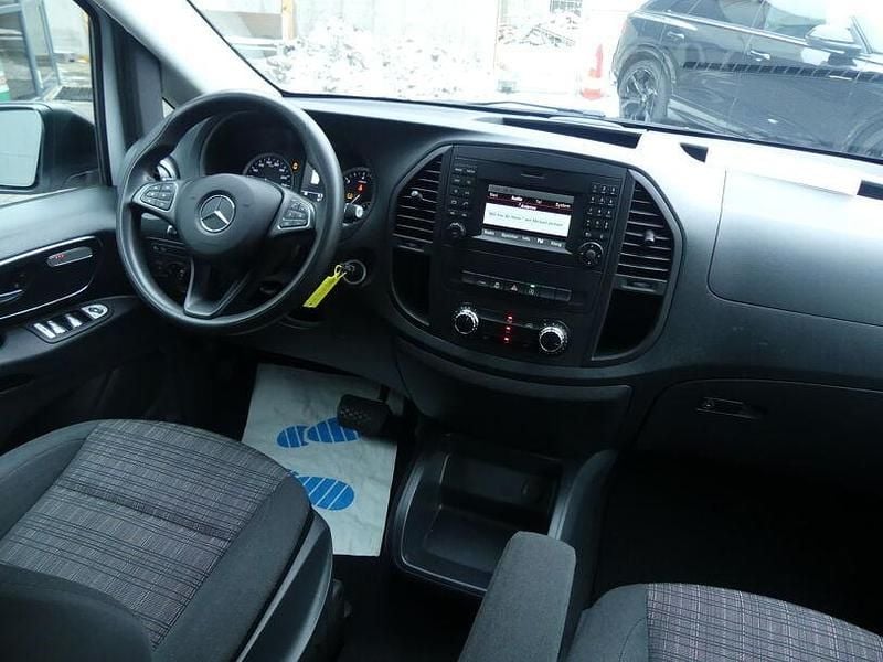 Gebraucht Mercedes Vito 190 PS (139 kW) 2019 Blau Van