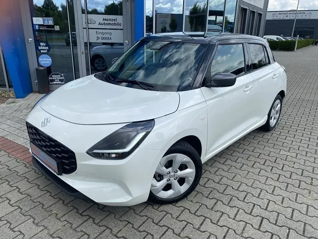 Gebraucht Suzuki Swift Comfort+ 83 PS (61 kW) 2025 Weiß Kleinwagen