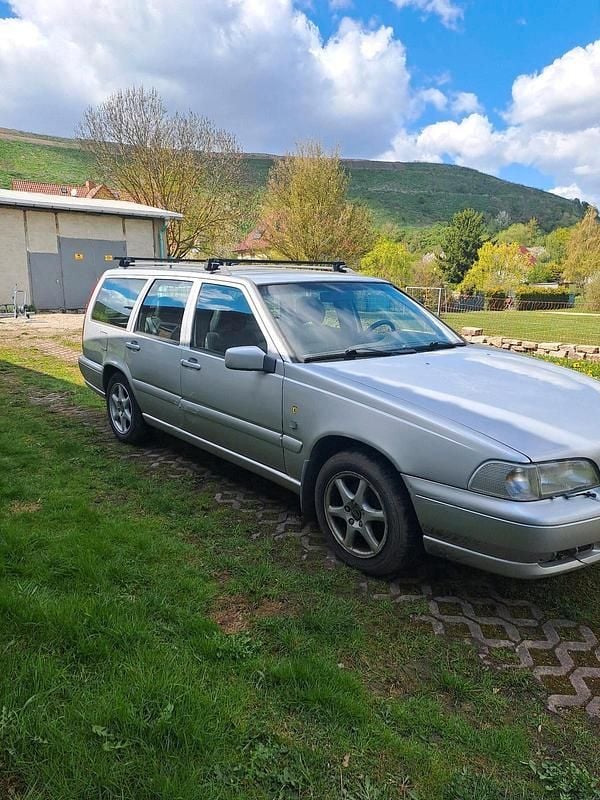 Gebraucht Volvo V70 140 PS (102 kW) 1998 Silber Kombi