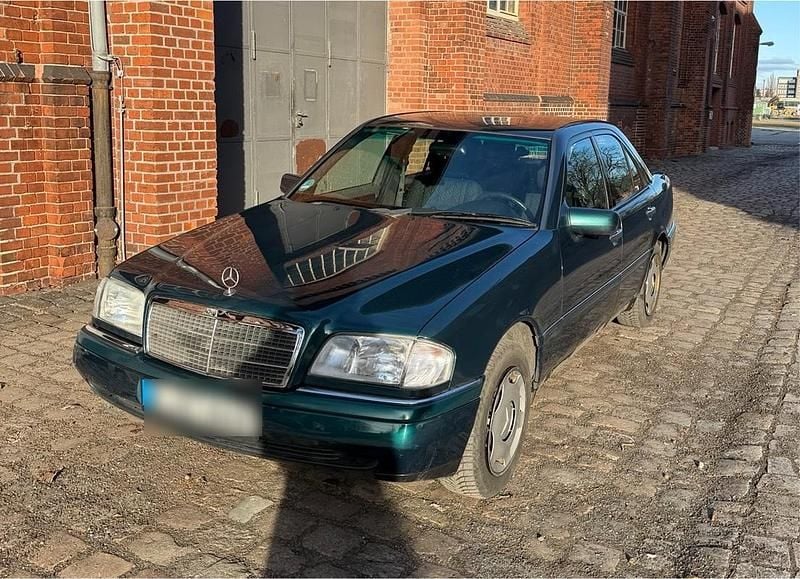 Gebraucht Mercedes C180 Elegance 122 PS (89 kW) 1995 Grün Limousine