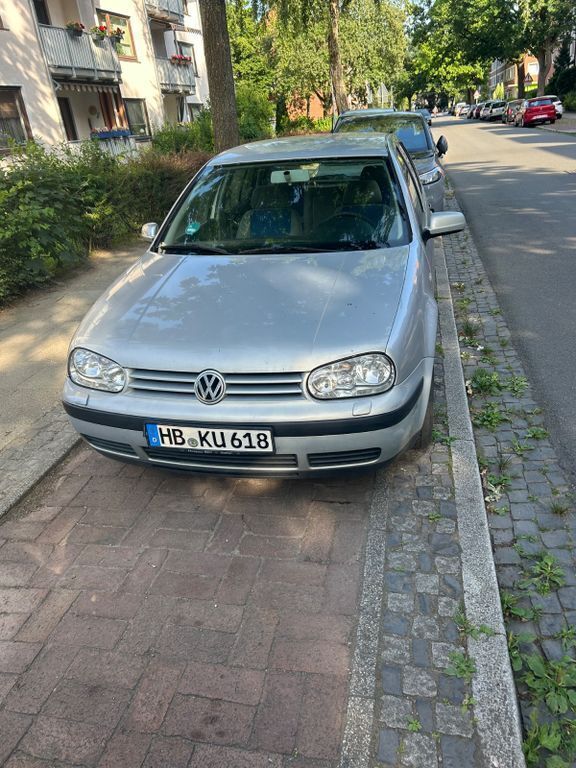 Silber Gebraucht 2000 VW Golf IV Basis Limousine | 1.800 € (Fairer Preis) - Bild 1/4