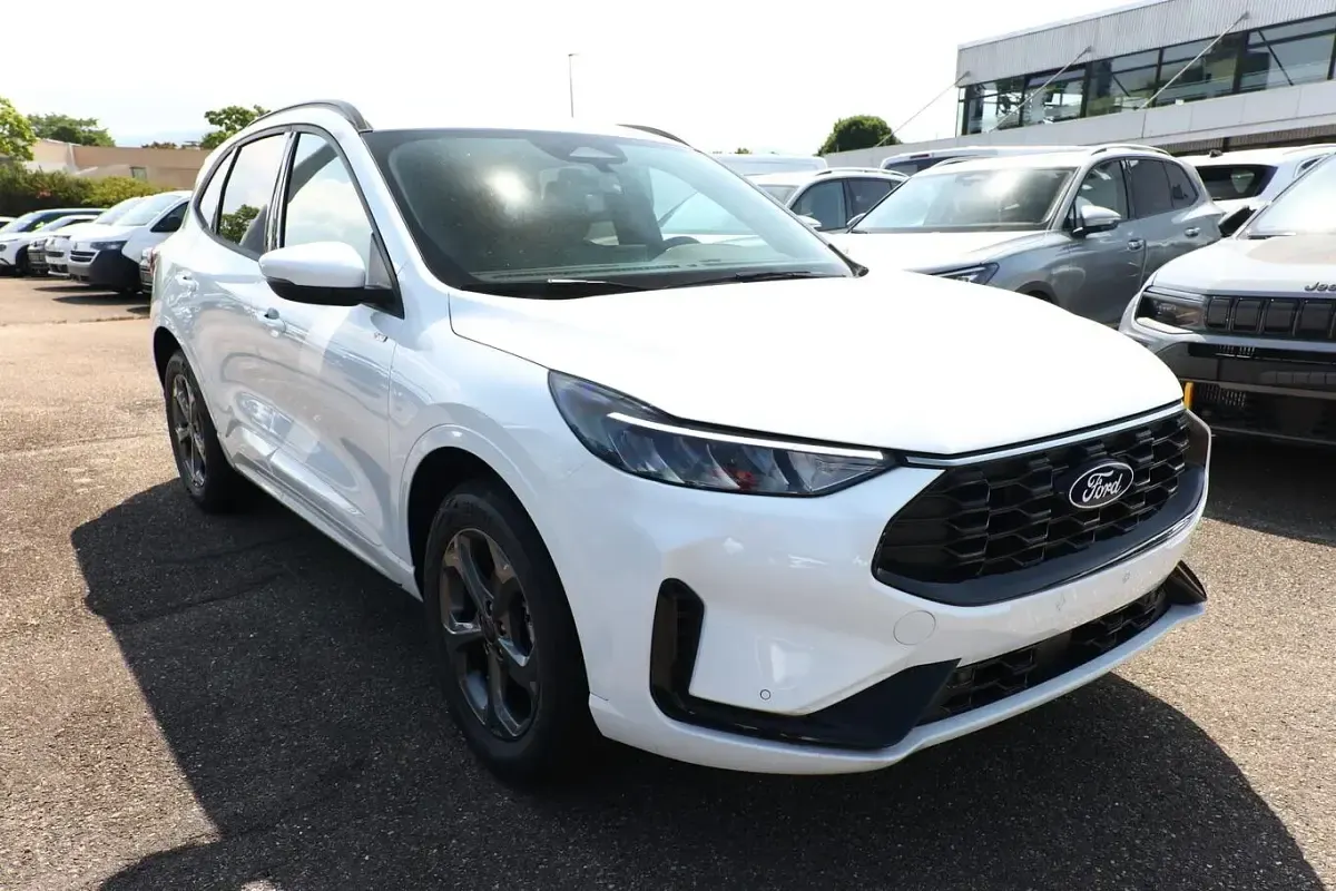 Neu Ford Kuga ST-Line 179 PS (131 kW) 2026 Frozen white SUV