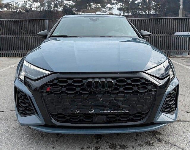 Gebraucht Audi RS3 Ambiente 400 PS (294 kW) 2022 Grau Limousine