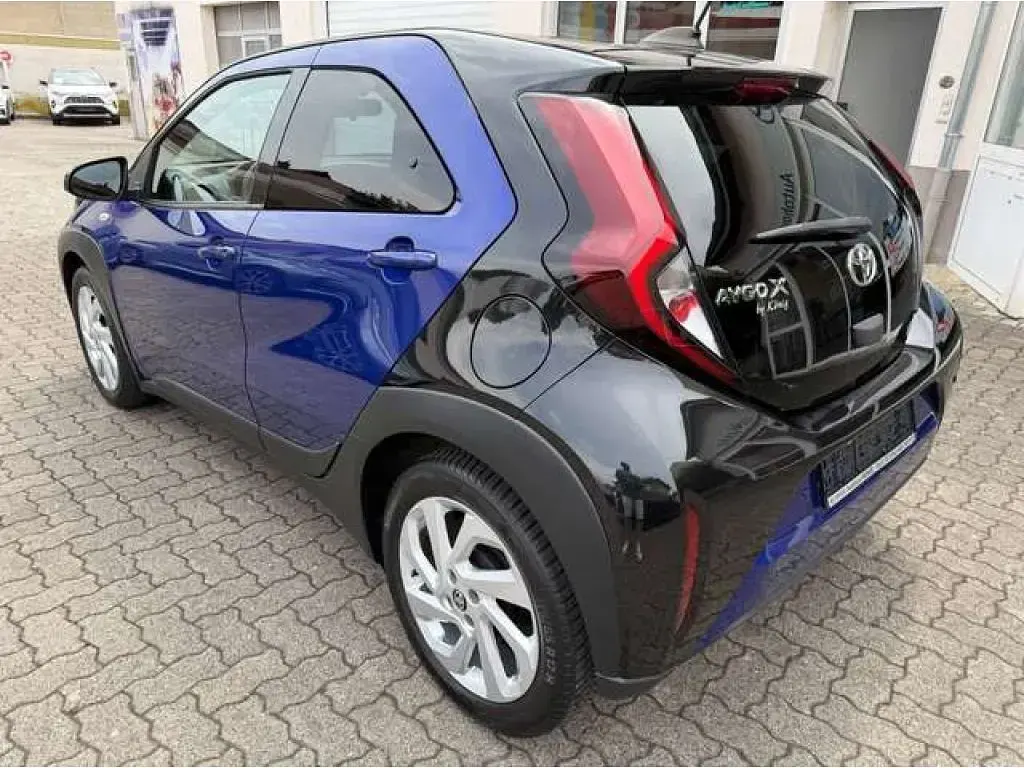 Gebraucht Toyota Aygo X Pulse 72 PS (52 kW) 2022 Juniper blue / black mica (metallic) SUV