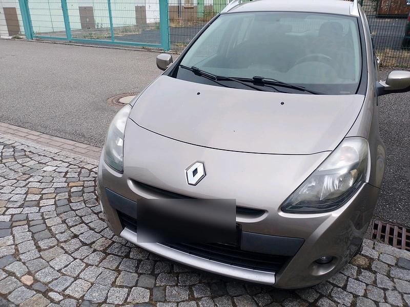 Braun Gebraucht 2011 Renault Clio GrandTour Kombi | 4.000 € - Bild 1/4