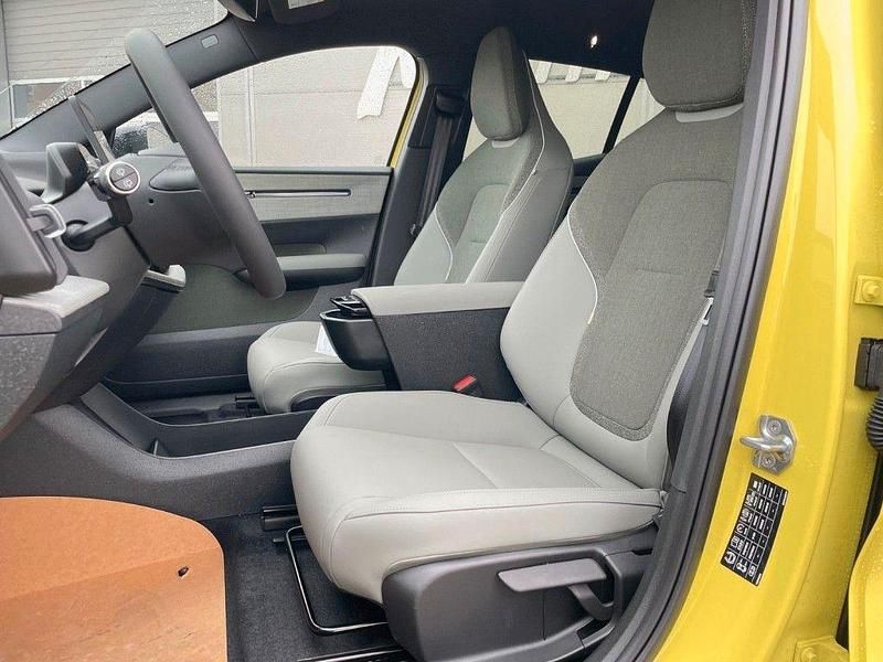 Gebraucht Volvo EX30 Plus 200 kW (272 PS) 2025 Gelb SUV