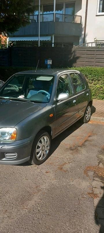 Grau Gebraucht 2002 Nissan Micra Kleinwagen | 1.400 € (Fairer Preis) - Bild 1/4