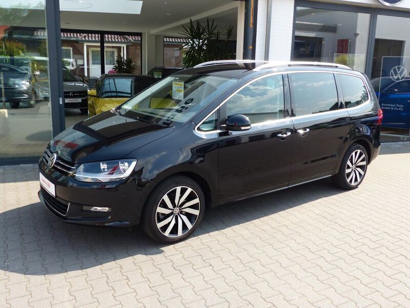 Schwarz Gebraucht 2020 VW Sharan IQ Drive Van / Kleinbus | 29.990 € (Fairer Preis) - Bild 1/4