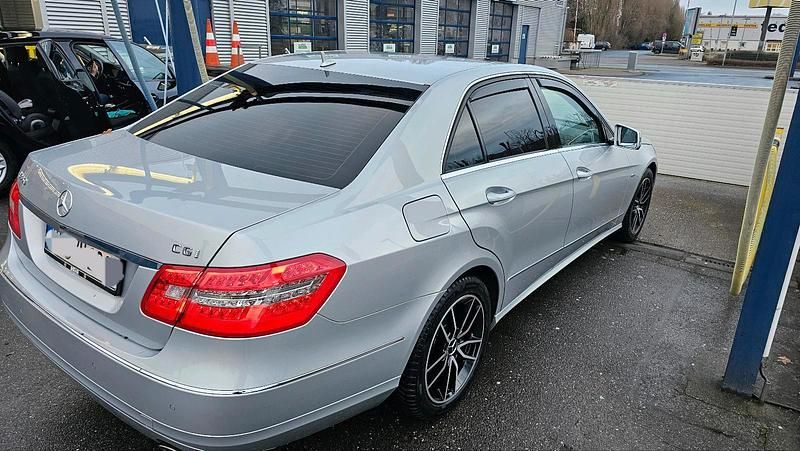 Gebraucht Mercedes E350 2010 Grau Limousine