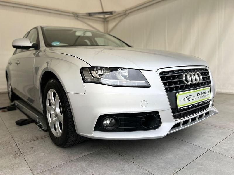 Gebraucht Audi A4 Attraction 120 PS (88 kW) 2010 Silber Limousine