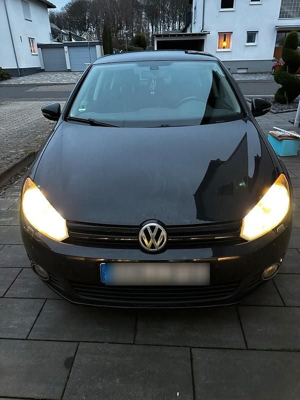 Gebraucht VW Golf VI 122 PS (89 kW) 2012 Schwarz Kleinwagen