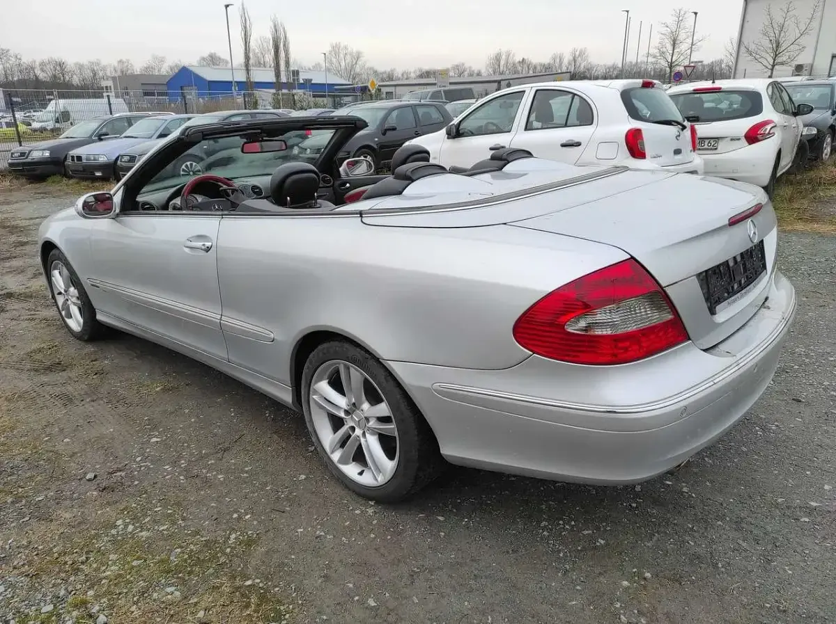 Gebraucht Mercedes CLK280 231 PS (169 kW) 2006 Iridiumsilber Cabrio