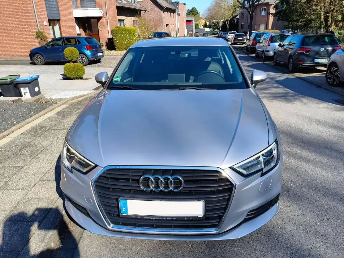 Gebraucht Audi A3 Ambiente 150 PS (110 kW) 2020 Silber Limousine