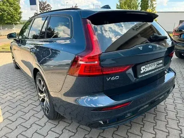 Gebraucht Volvo V60 Plus 197 PS (144 kW) 2025 Denim blue Kombi