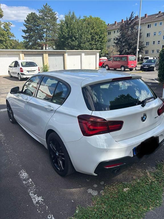 Weiß Gebraucht 2018 BMW 118 M Sport Kleinwagen | 9.000 € - Bild 1/4