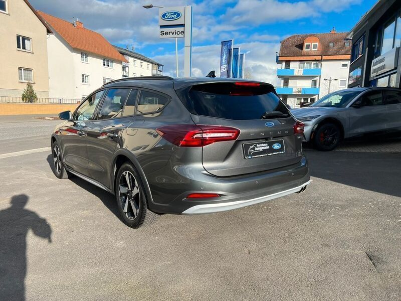 Gebraucht Ford Focus Active X 155 PS (114 kW) 2023 Magneticgrau (metallic) Kombi