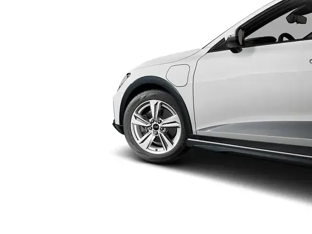 Gebraucht Audi A3 e-tron Ambiente 204 PS (150 kW) 2025 Arkonaweiß Kleinwagen