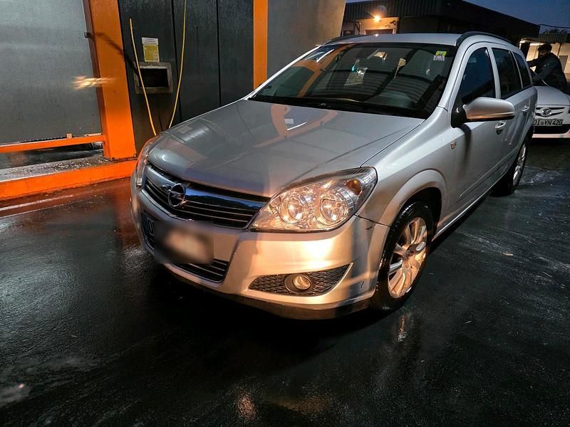 Silber Gebraucht 2008 Opel Astra Kombi | 700 € - Bild 1/4