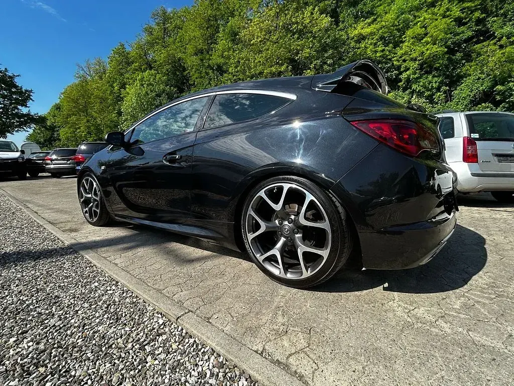Gebraucht Opel Astra GTC OPC 280 PS (205 kW) 2013 Schwarz