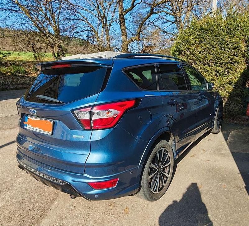 Gebraucht Ford Kuga ST-Line 175 PS (128 kW) 2018 Blau SUV