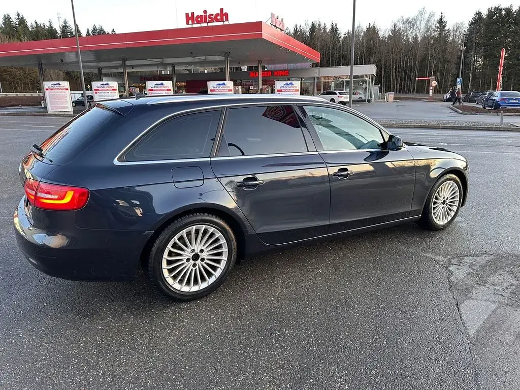 Second-hand Audi A4 Ambition 150 CP (110 kW) 2014 Albastru Break