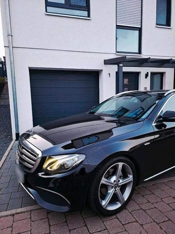Second-hand Mercedes 220 197 CP (144 kW) 2017 Negru Break