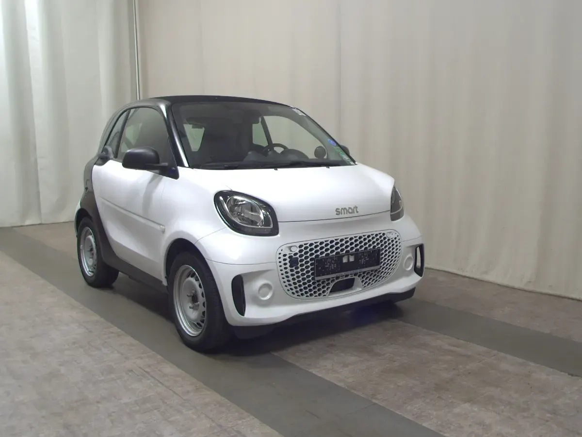 Gebraucht Smart ForTwo Electric Drive 60 kW (82 PS) 2022 Weiß Kleinwagen
