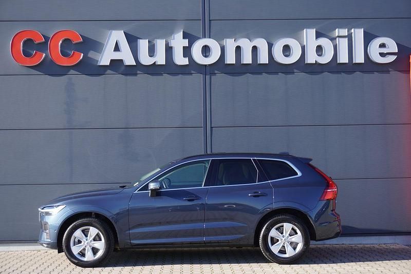 Blau Gebraucht 2022 Volvo XC60 Momentum SUV | 35.880 € (Fairer Preis) - Bild 1/4