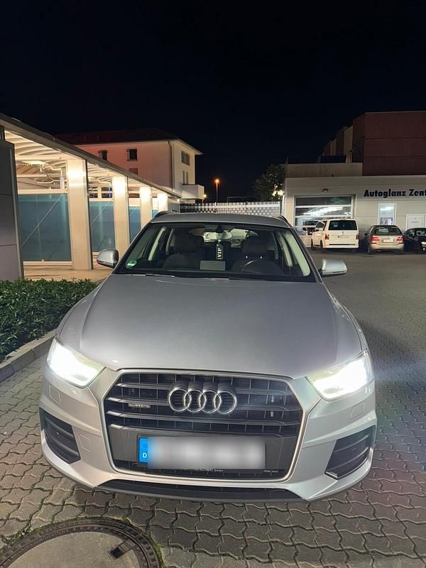 Silber Gebraucht 2015 Audi Q3 SUV | 13.800 € (Guter Preis) - Bild 1/4