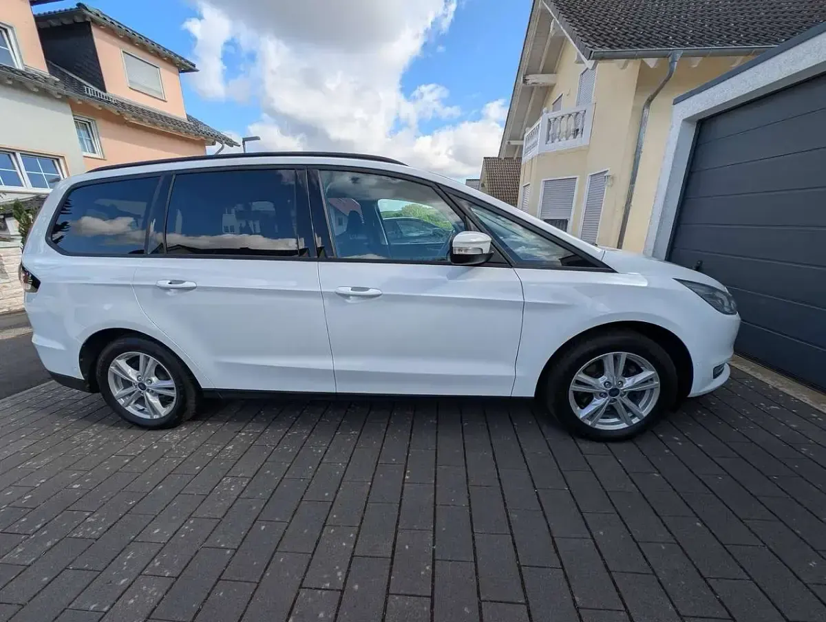 Gebraucht Ford Galaxy 165 PS (121 kW) 2019 Weiß Van / Kleinbus